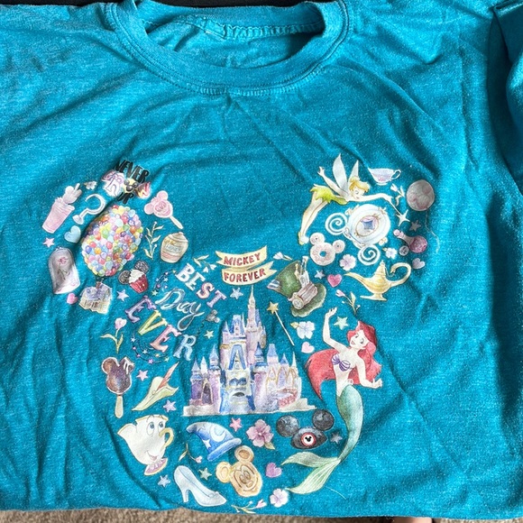 Tops - Disney Tshirt